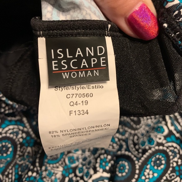 Pretty Ruffle Swim Top - Picture 4 of 6